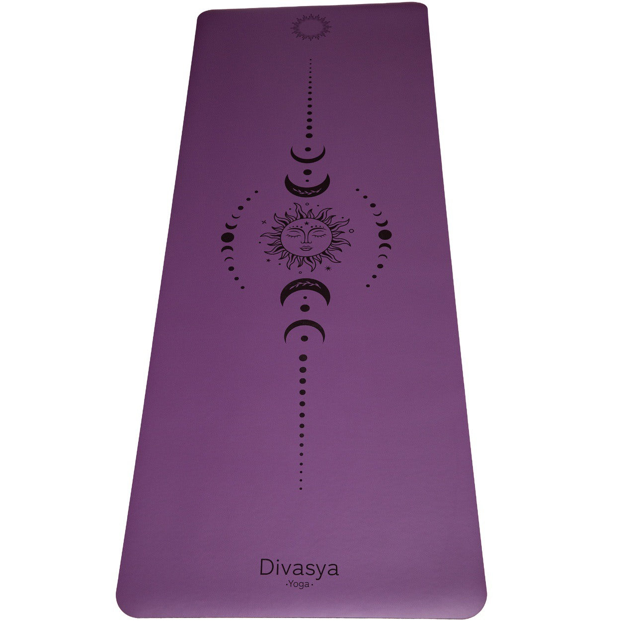 Lila Yogamatte mit schwarzem Sonnendesign in der Mitte und dem Schriftzug "Divasya Yoga" am unteren Rand.
