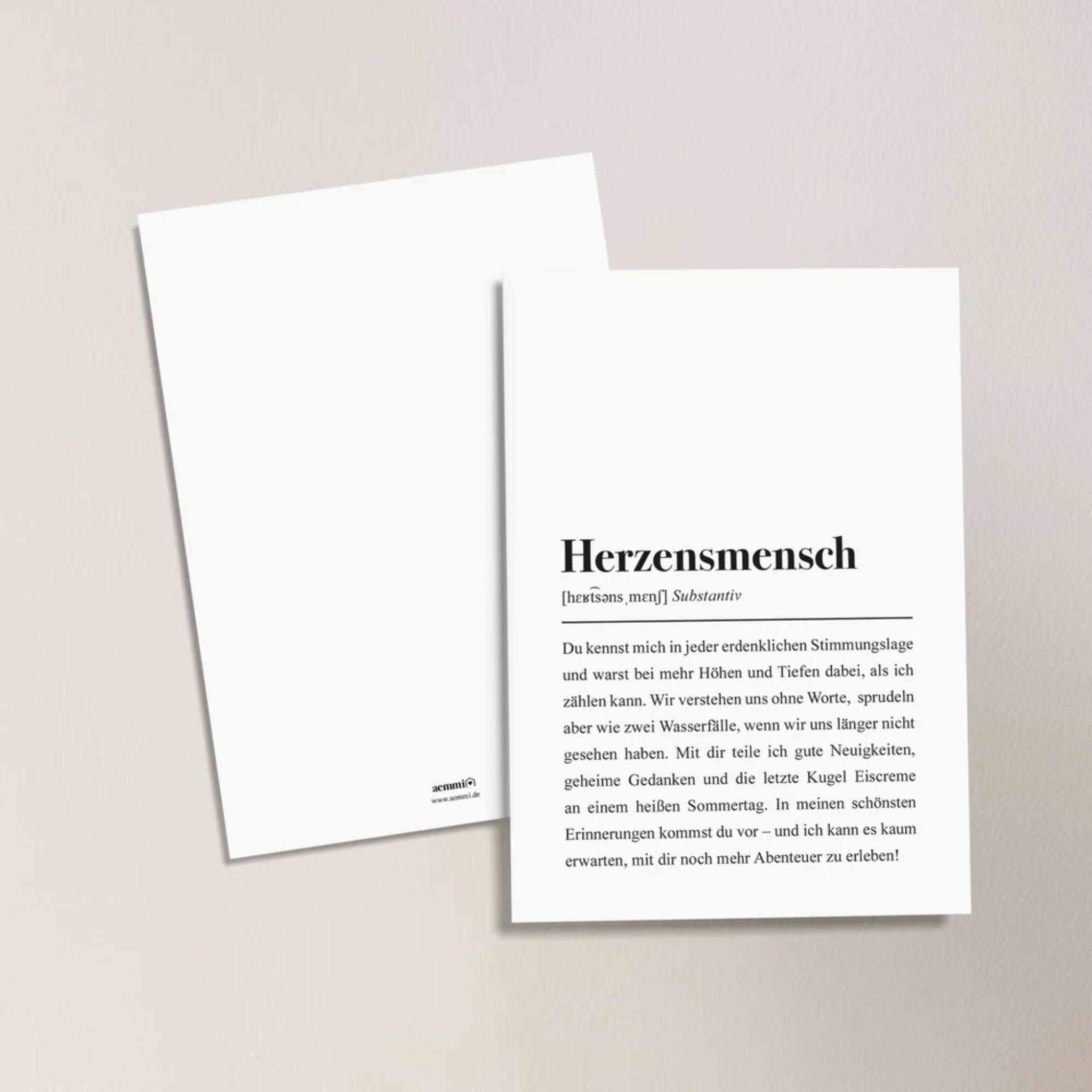 Zwei weiße Karten, eine mit dem Text "Herzensmensch" und einer detaillierten Beschreibung darunter.