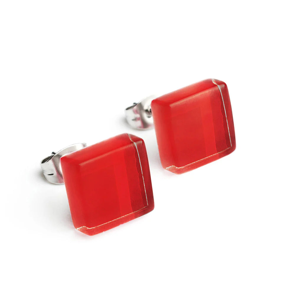 ALEXASCHA Kleine Ohrstecker aus Glas Kirschrot 10 mm
