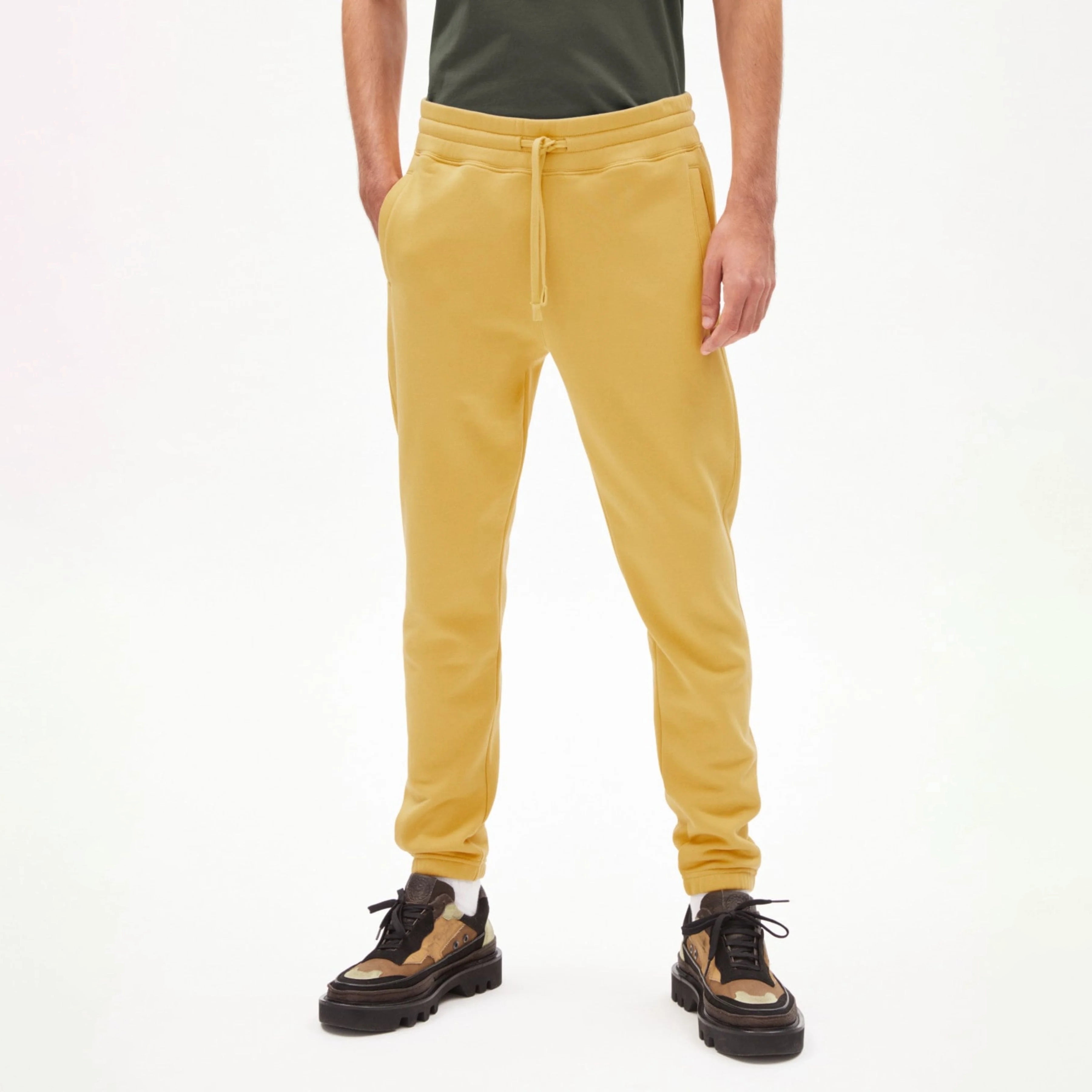 ARMEDANGELS Herren Jogginghose "AADAN" Comfort Gelb