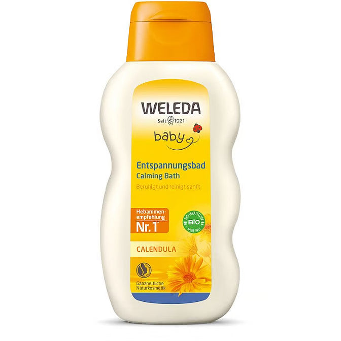 Eine weiß-gelbe Flasche Weleda Baby Beruhigungsbad mit Ringelblume, mit einem Blumenmotiv und deutschem Text auf dem Etikett. Die Flasche hat eine geschwungene Form und einen orangefarbenen Flip-Top-Verschluss.