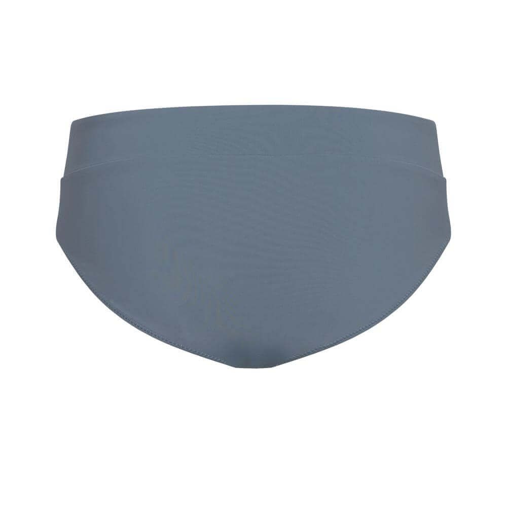 Graue Badehose in klassischem Schnitt, von hinten gezeigt, auf weißem Hintergrund.