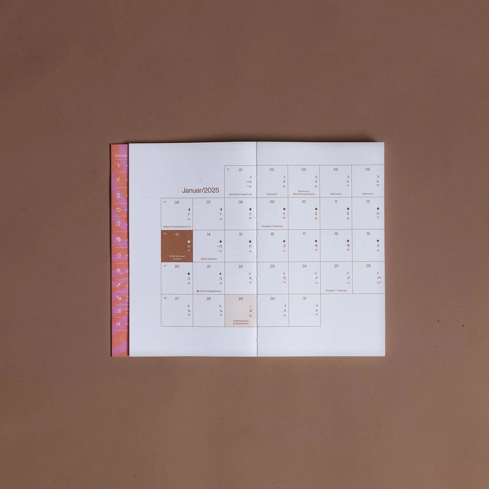 Candrakala Yoga- und Mondkalender 2025 "Flow to the Moon"