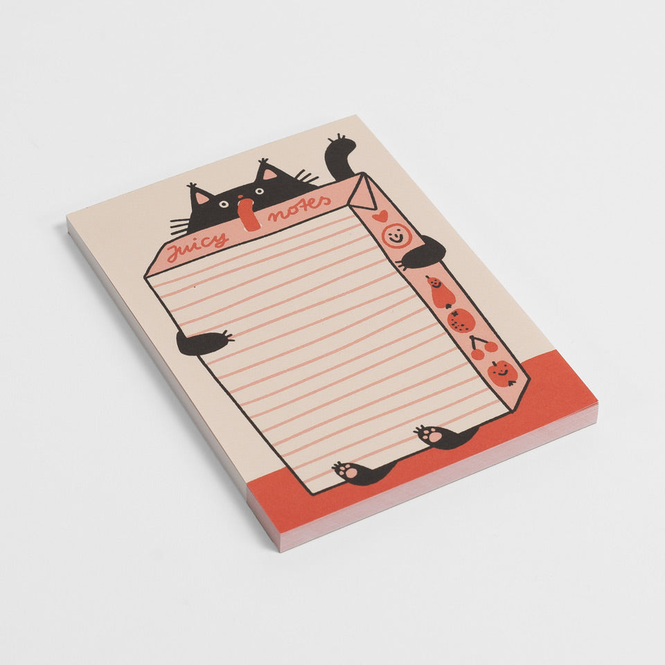 Notizblock mit Katzendesign, roten Linien und dekorativen Symbolen an den Rändern auf einem weißen Hintergrund.