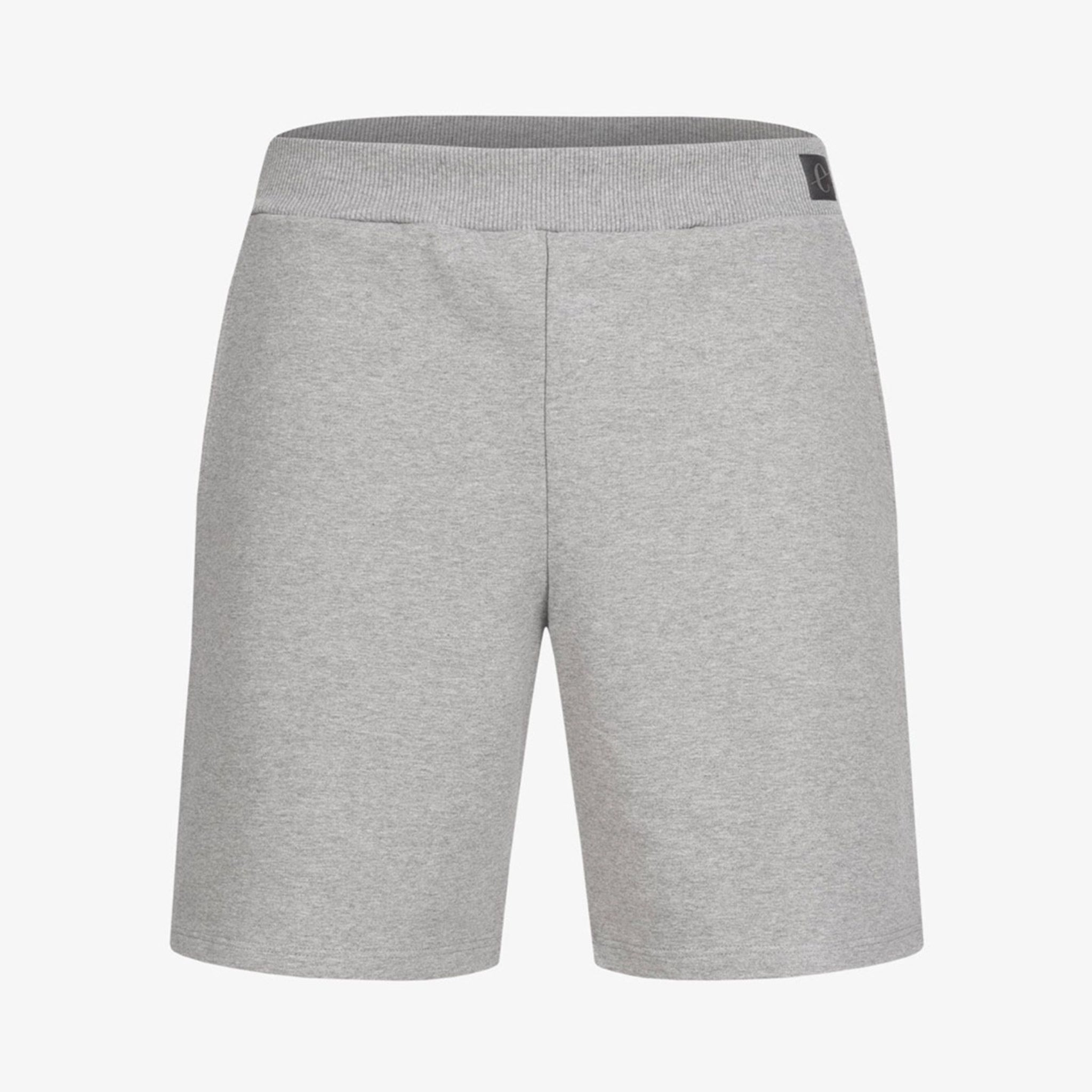 Graue, knielange Shorts aus Baumwollstoff mit elastischem Bund, vor neutralem Hintergrund.