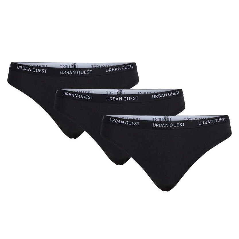 Drei schwarze Slips mit der Aufschrift "Urban Quest" auf dem Bund sind nebeneinander angeordnet.