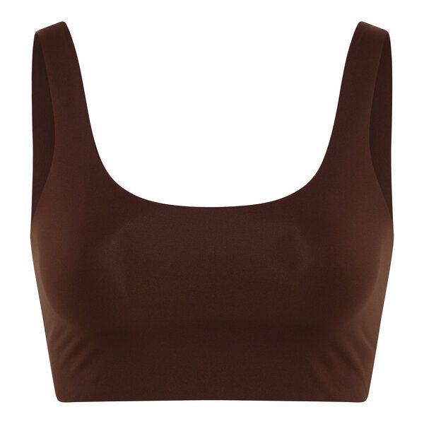 Ein brauner, ärmelloser Sport-BH oder ein Crop-Top mit Rundhalsausschnitt ist vor einem weißen Hintergrund abgebildet. Das Material erscheint glatt und dehnbar und bietet ein einfaches und nahtloses Design.