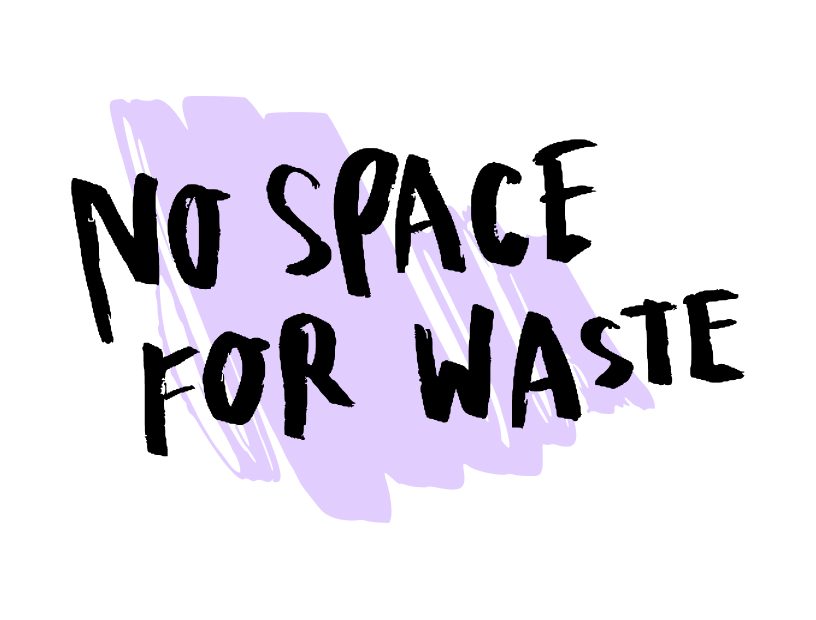 Schwarzer handgeschriebener Text "No Spoilers, Horror Wasp" auf hellviolettem Hintergrund mit Pinselstrichen.