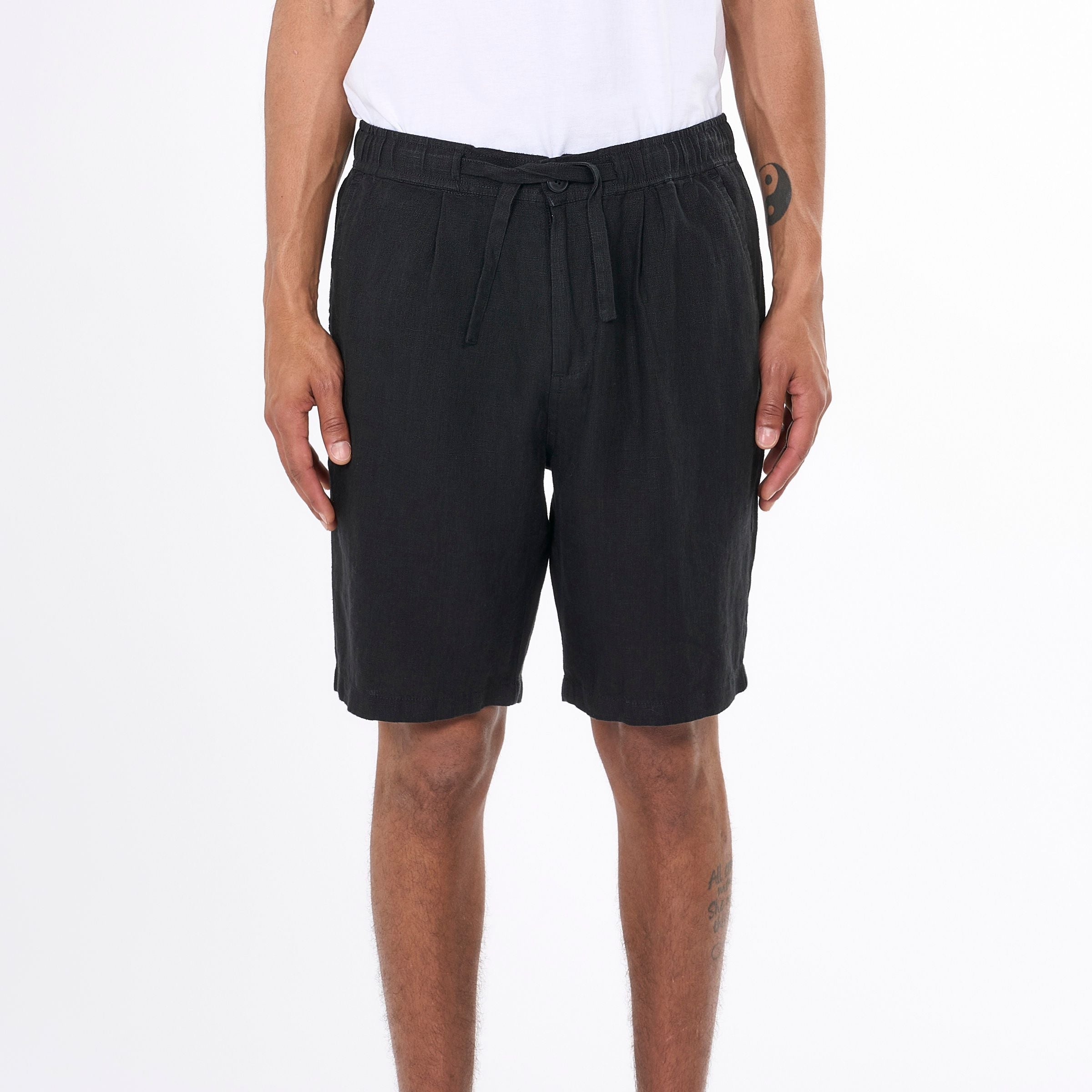 KnowledgeCotton Apparel Loose Linen Shorts "FIG" Schwarz (Black Jet)