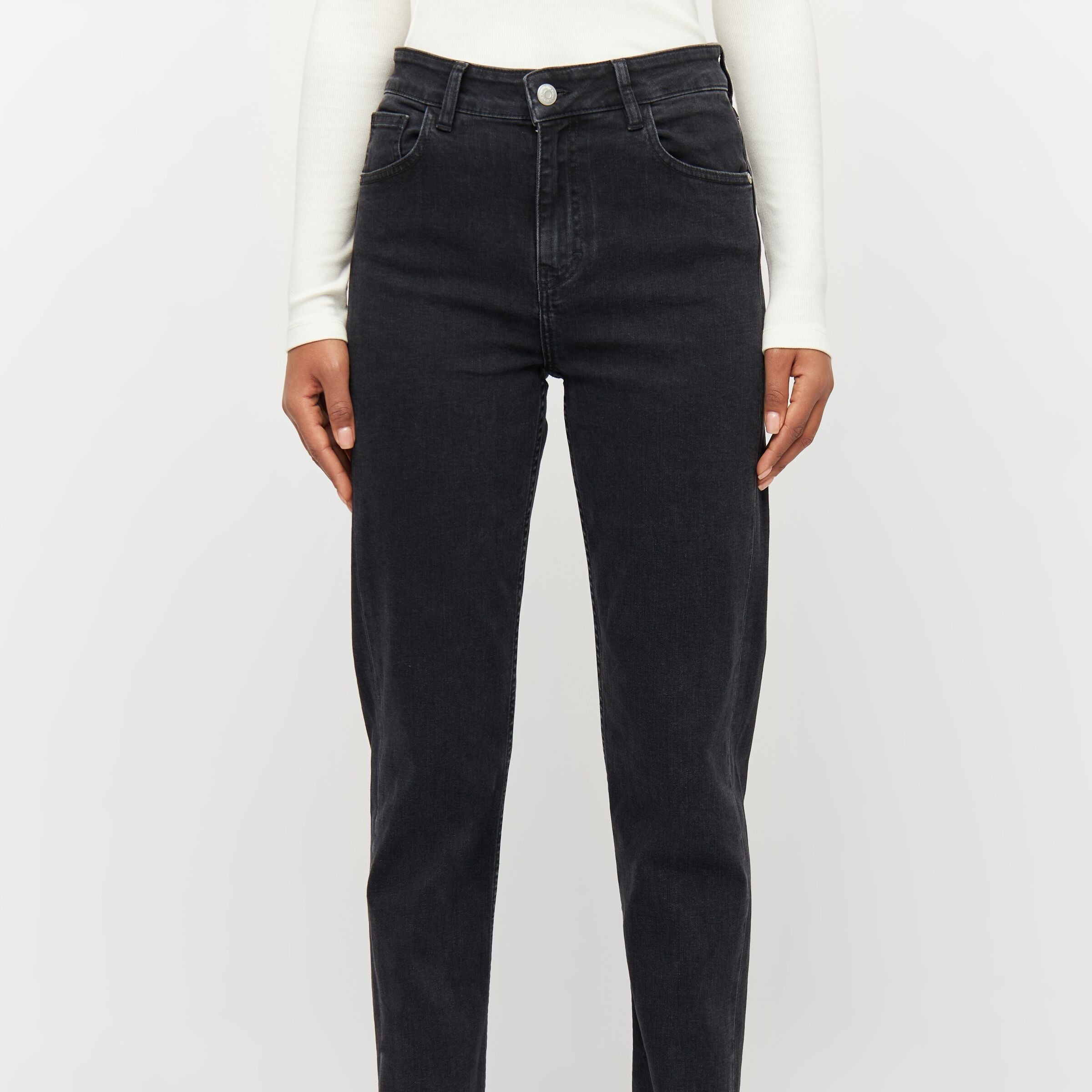 KnowledgeCotton Apparel Jeans Mom Fit "IRIS" Schwarz (Rinse black)