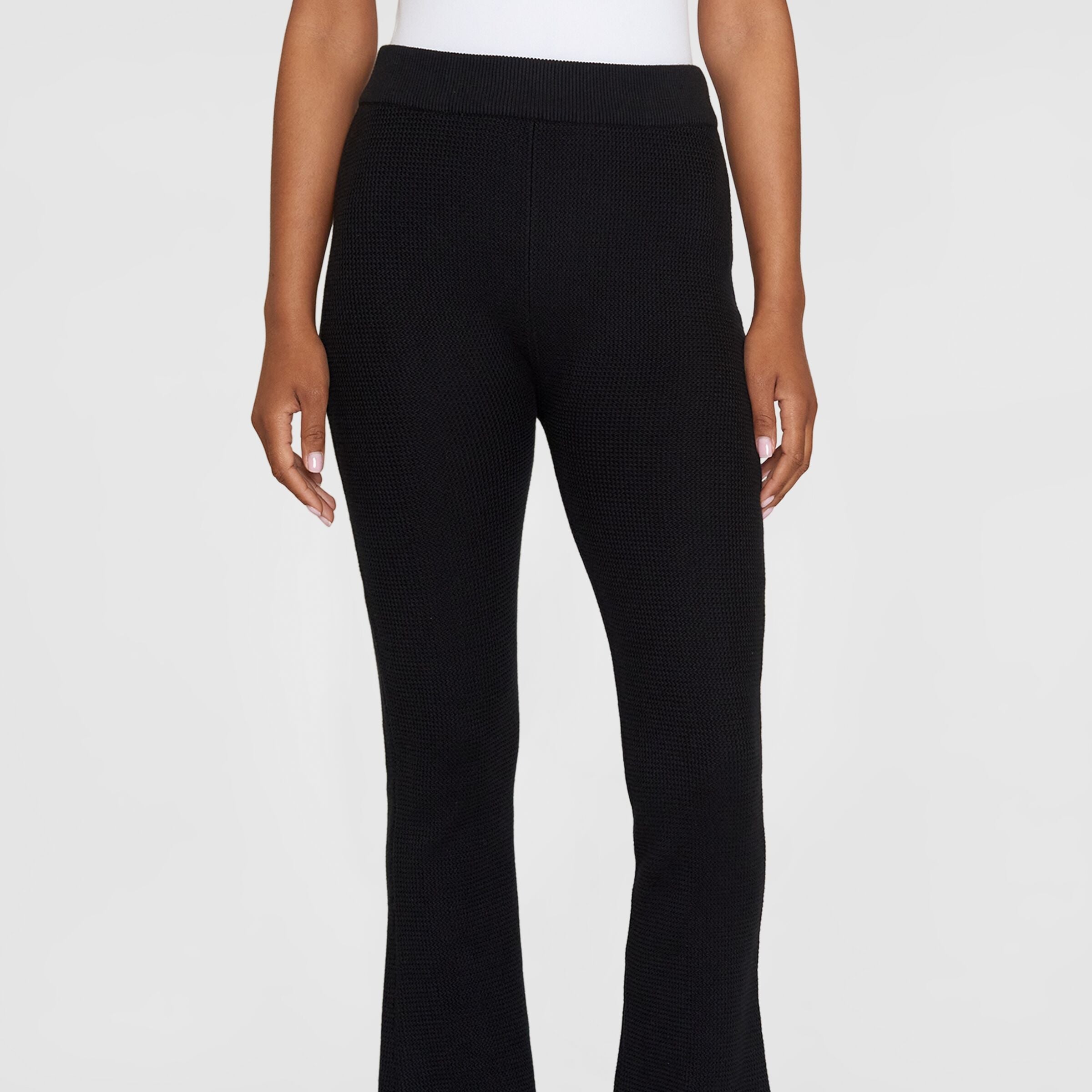 KnowledgeCotton Apparel Pants Flared Mid-Rise Racking "ZOEY" Schwarz (Black Jet)