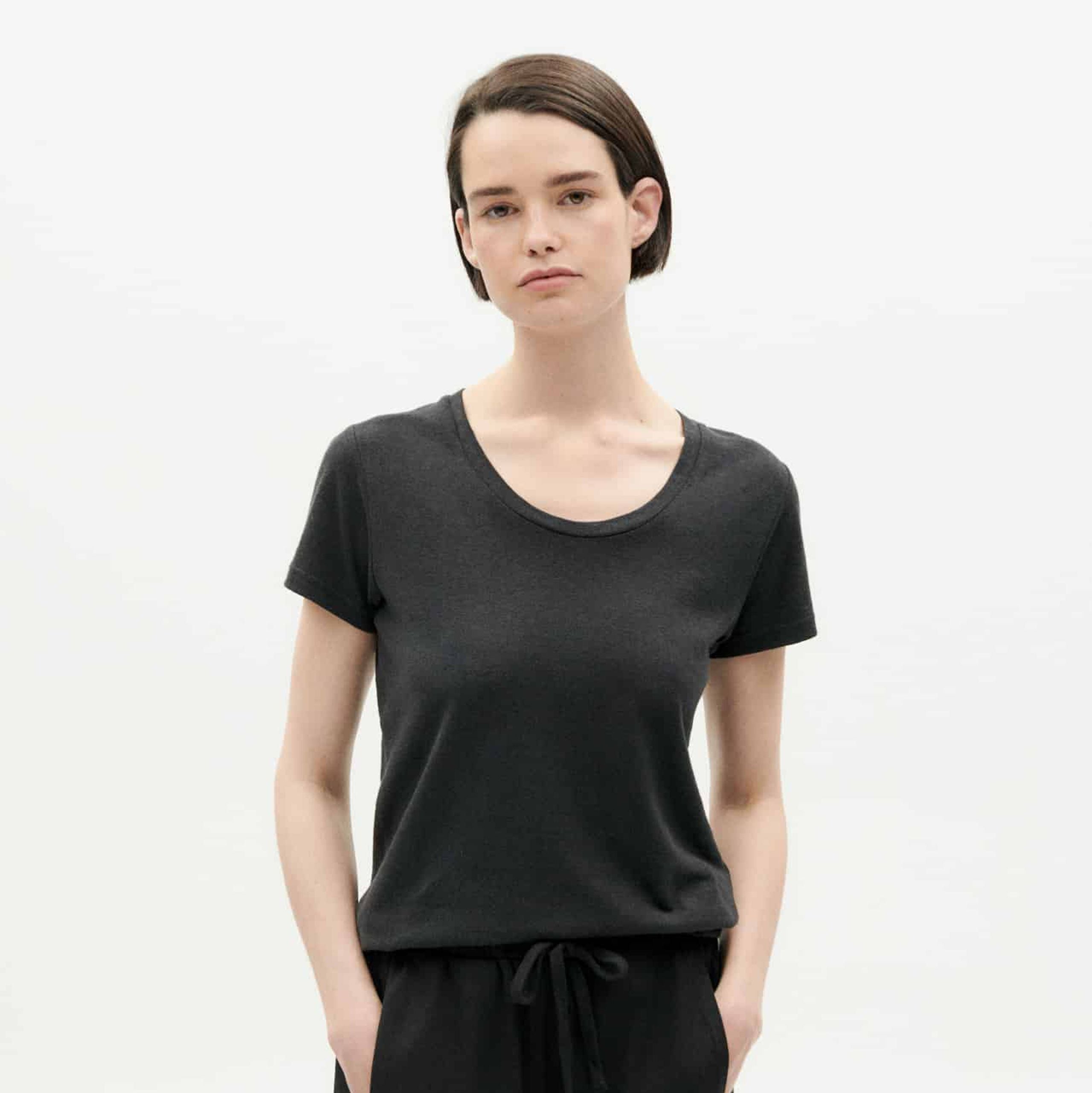 Thinking Mu T-Shirt "REGINA" Schwarz (black)