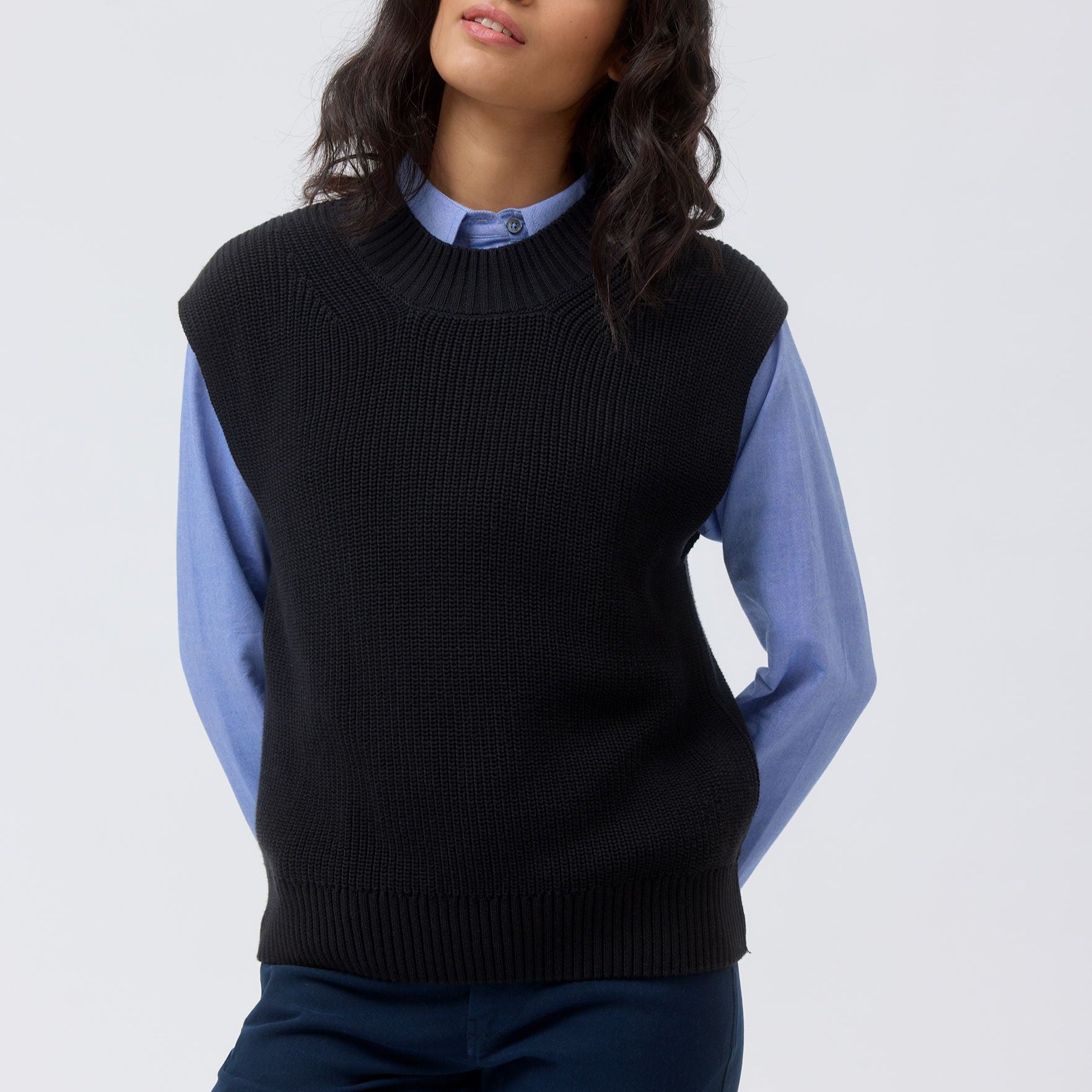 People Wear Organic Rippstrick Pullunder Schwarz