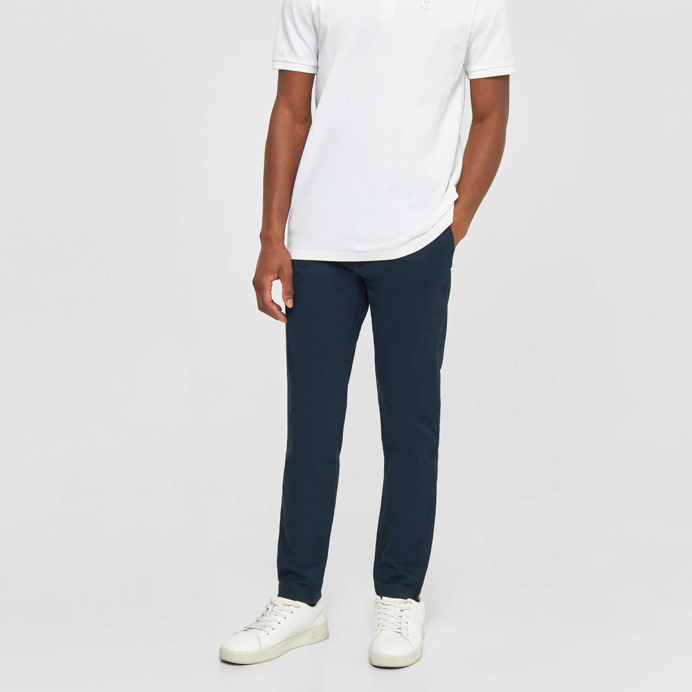 KnowledgeCotton Apparel Slim Fit Chino Pants "LUCA" Blau (Total Eclipse)
