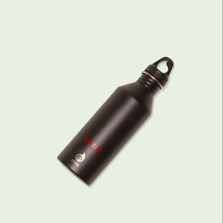 MIZU x The Good Run Wasserflasche 0,75 l "Runners for Equality"