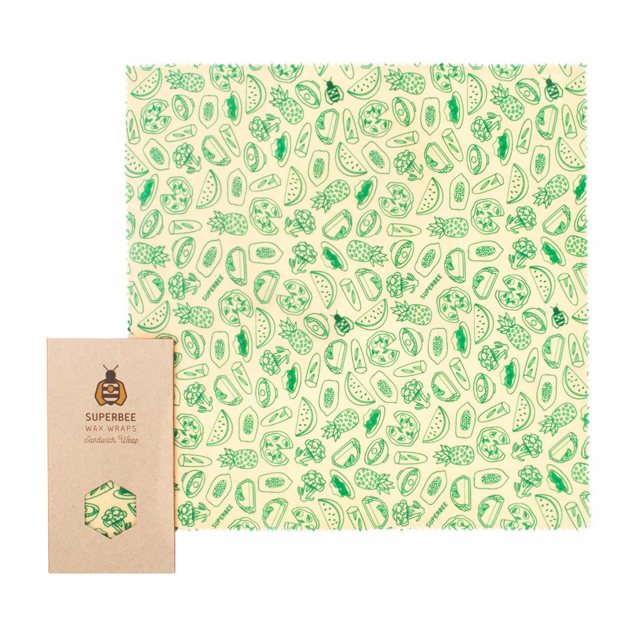 Eine quadratische Bienenwachsfolie mit grünen Obst- und Gemüsedarstellungen auf gelbem Hintergrund, neben der braunen Kartonverpackung mit der Aufschrift SuperBee Wax Wraps.