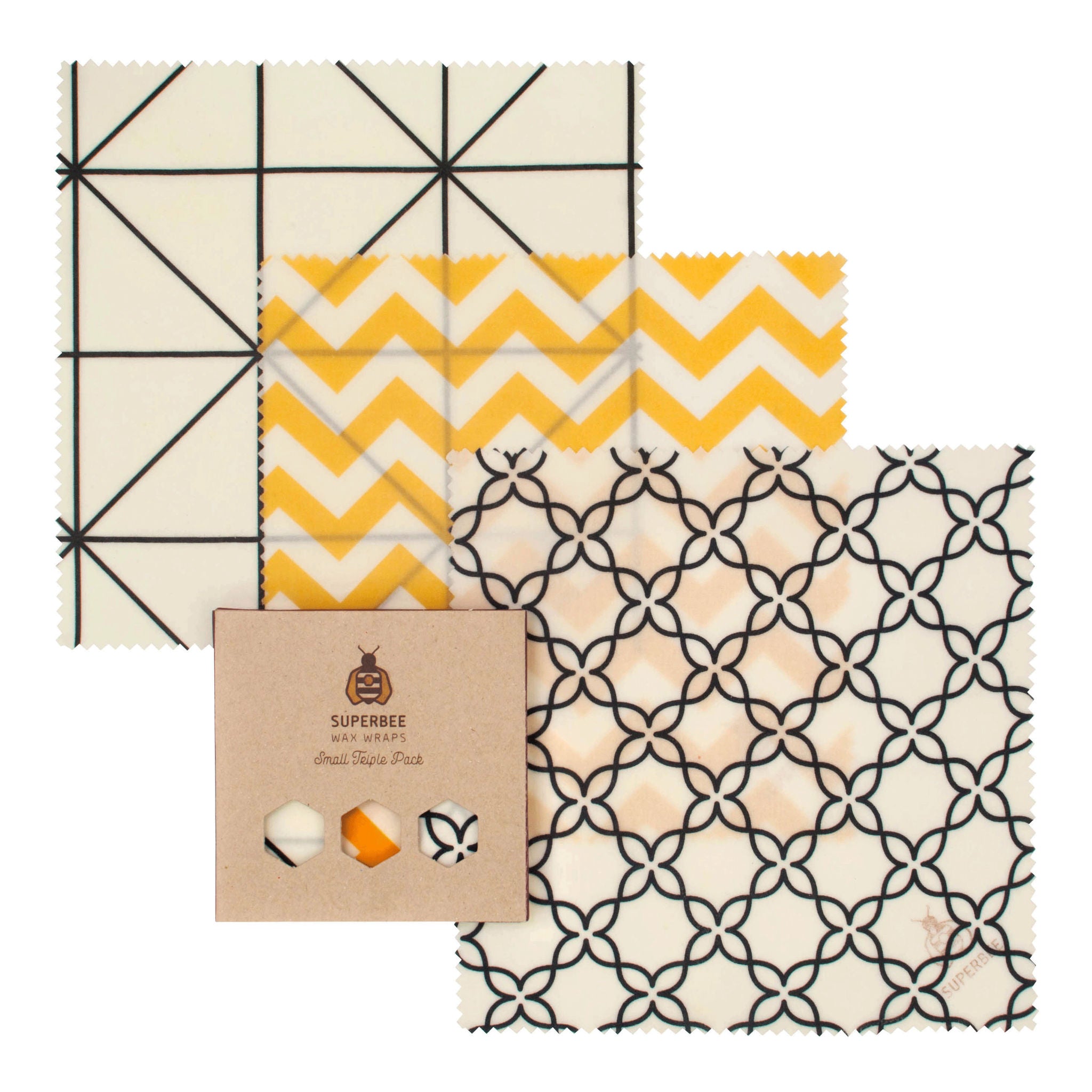 Drei wiederverwendbare Lebensmittelverpackungen aus Bienenwachs mit unterschiedlichen geometrischen Mustern - schwarzes Gitter, gelbe Chevrons und schwarze Kreise - sind in einer braunen Verpackung mit der Aufschrift SuperBee Wax Wraps Small 3-Pack ausgestellt.