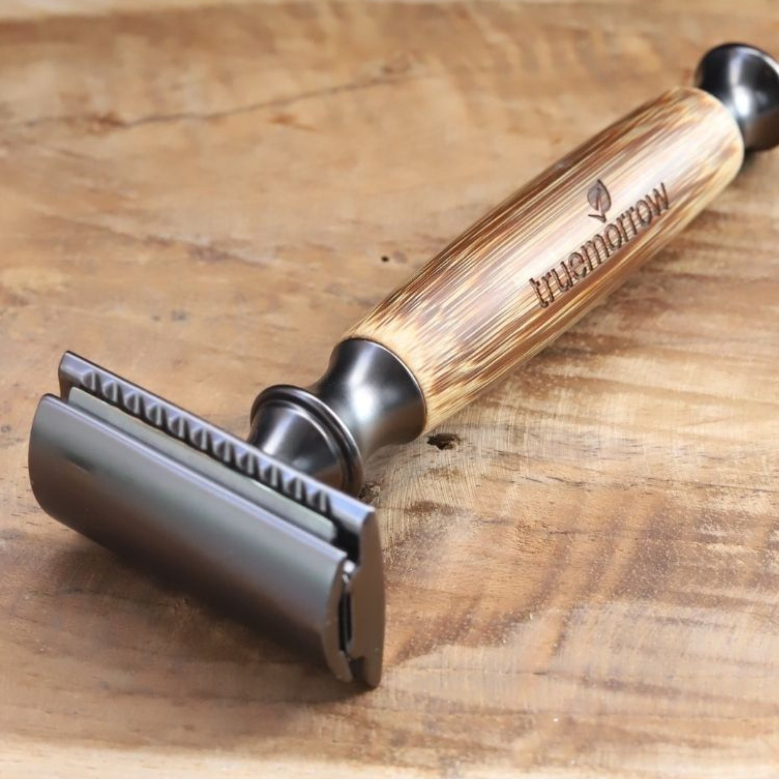 truemorrow Premium Rasierhobel aus Bambus