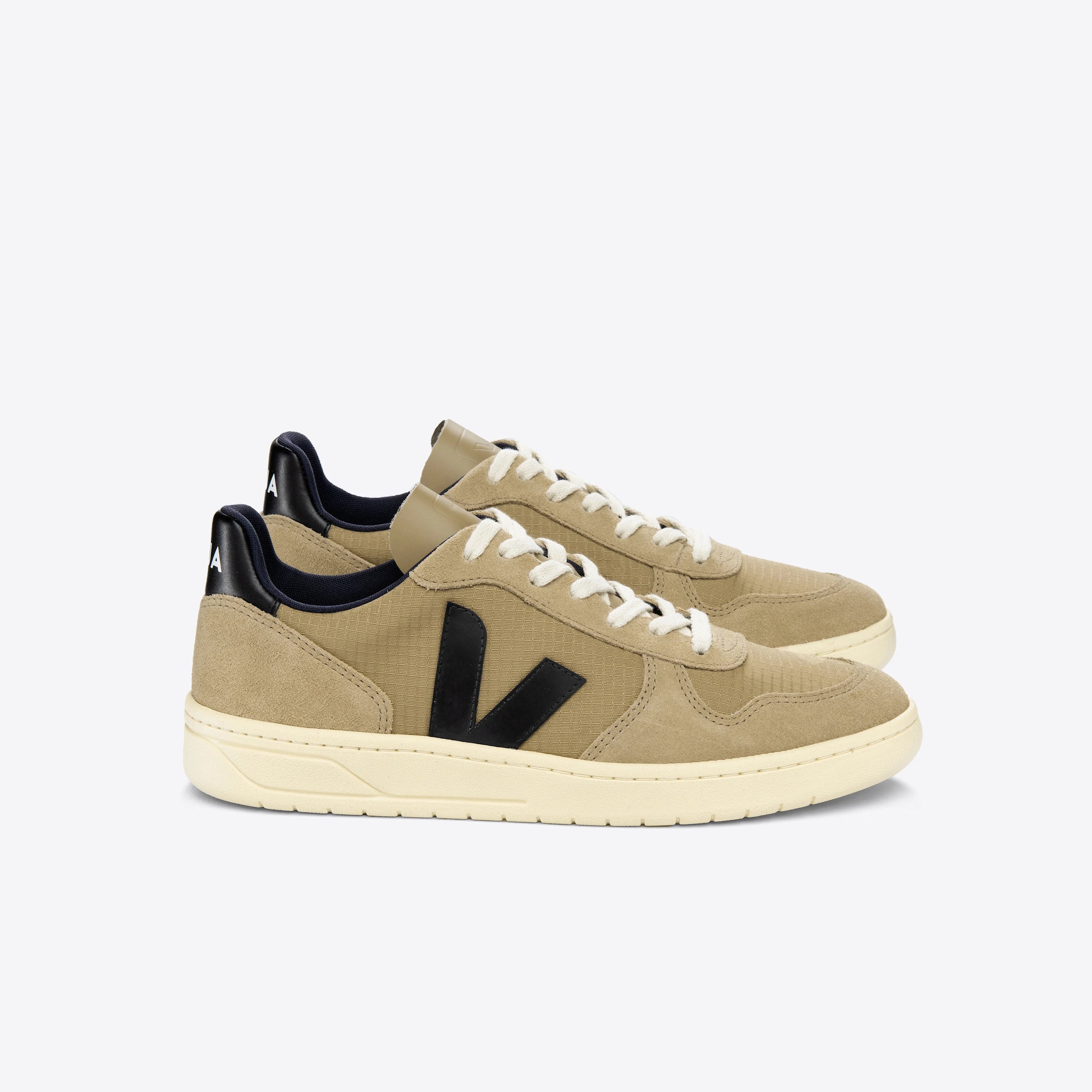 VEJA Herren Sneaker "V-10 Ripstop" Dune Black