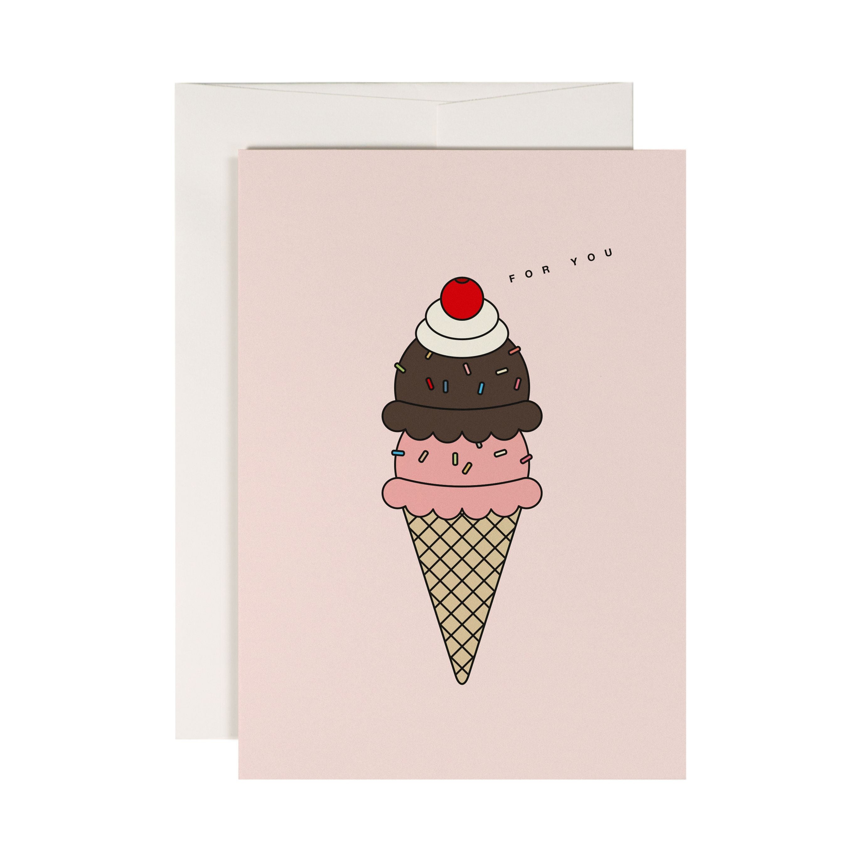 Illustration eines Eiscremehörnchens mit drei Kugeln, Sahne, Streuseln und Kirsche, auf einer rosa Karte mit "FOR YOU" Text.