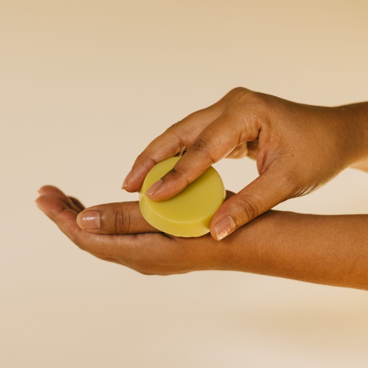 4peoplewhocare Feste Handcreme Veganer Daumenschmaus (2)