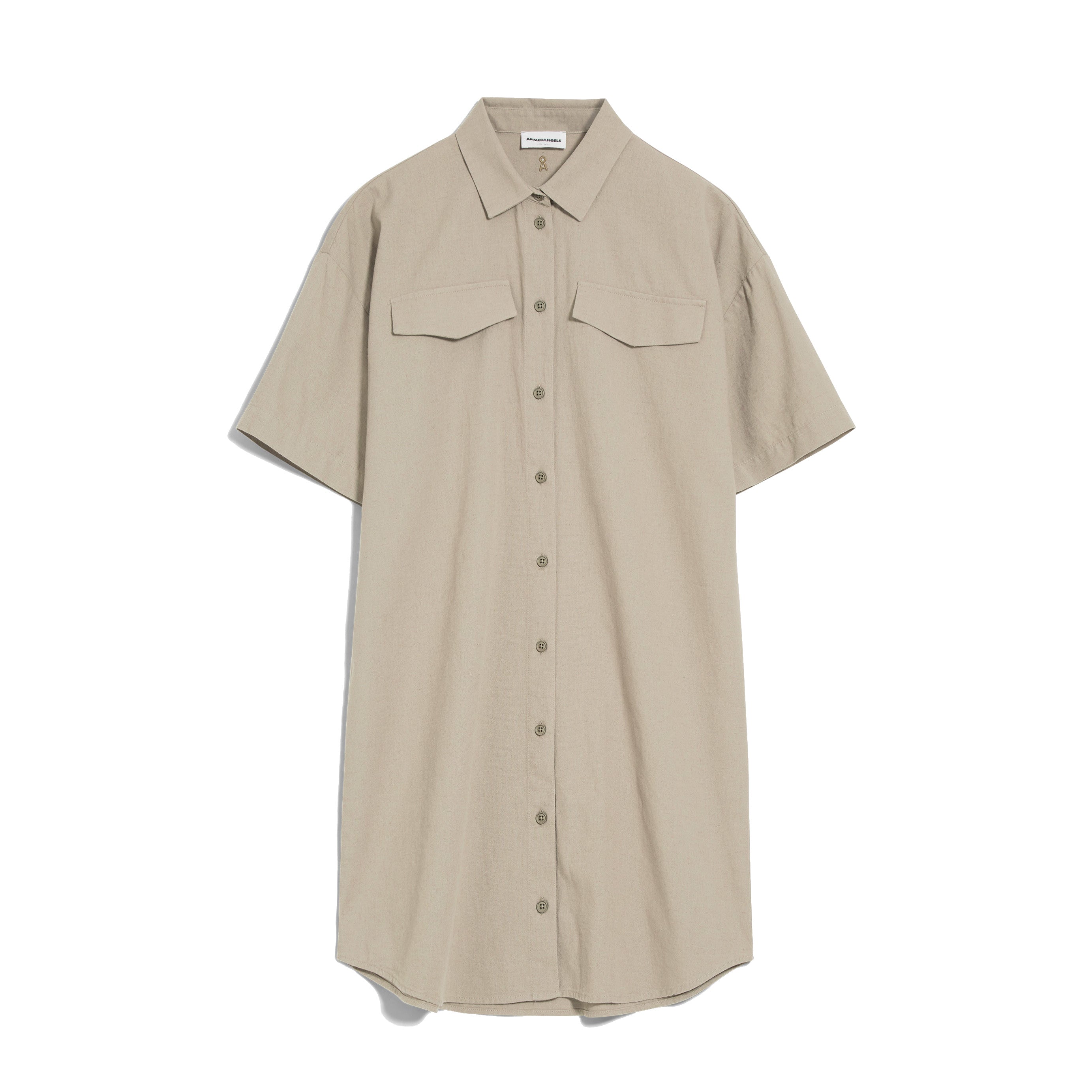 Beiges, kurzärmliges Hemdkleid mit Knopfleiste und zwei Brusttaschen.