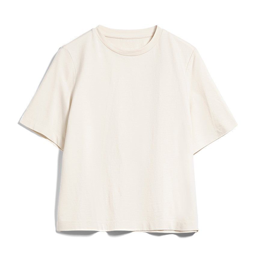 Beiges T-Shirt mit kurzen Ärmeln vor weißem Hintergrund.