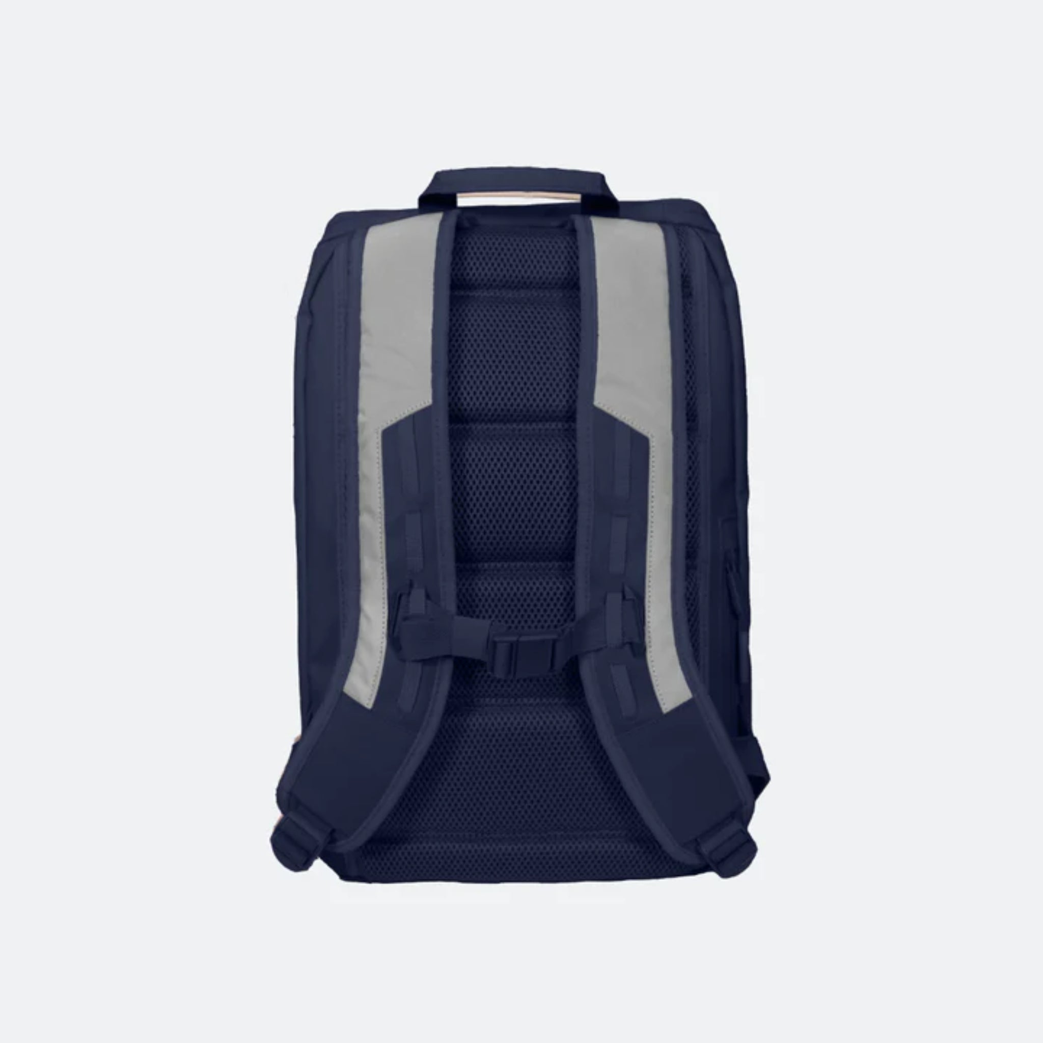 Dunkelblauer Rucksack von hinten mit gepolsterten, verstellbaren Schultergurten und einem oberen Tragegriff.