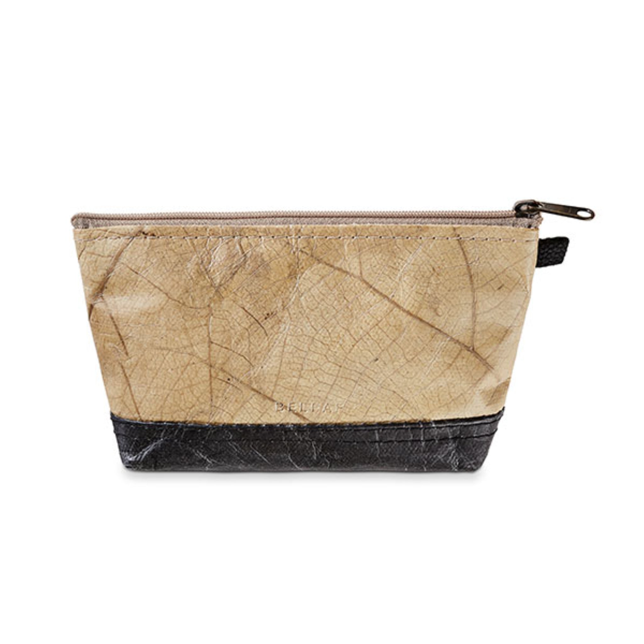 Beige und schwarze Kosmetiktasche mit Reißverschluss und natürlicher Blattstruktur.