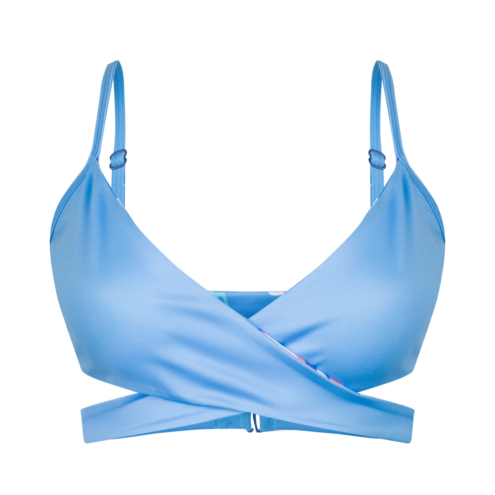 Blaues Bikini-Oberteil mit überkreuzten Trägern, verstellbaren Schulterriemen und einem glänzenden Finish.