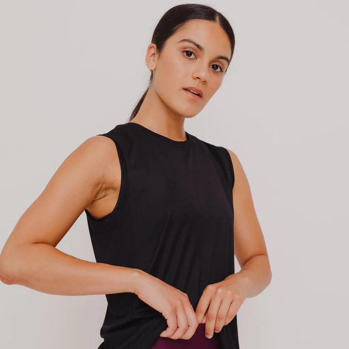 Besonnen Tank Top "Full Bliss" Jet Black