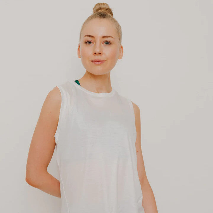 Besonnen Tank Top "Full Bliss" Just White