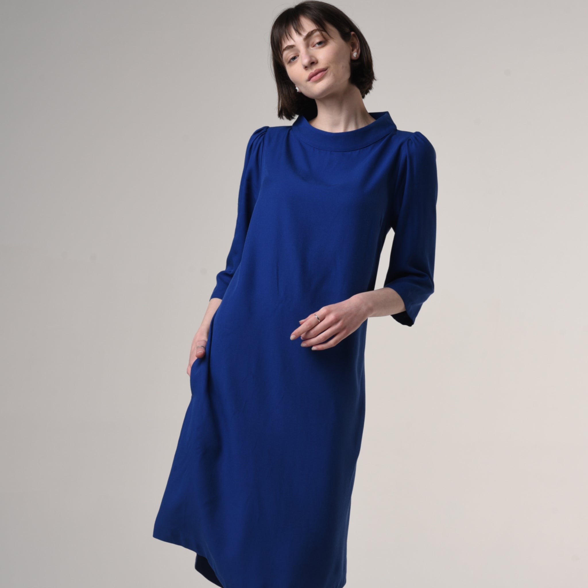 AYANI Kleid mit Bootsausschnitt "SUZI" - blau