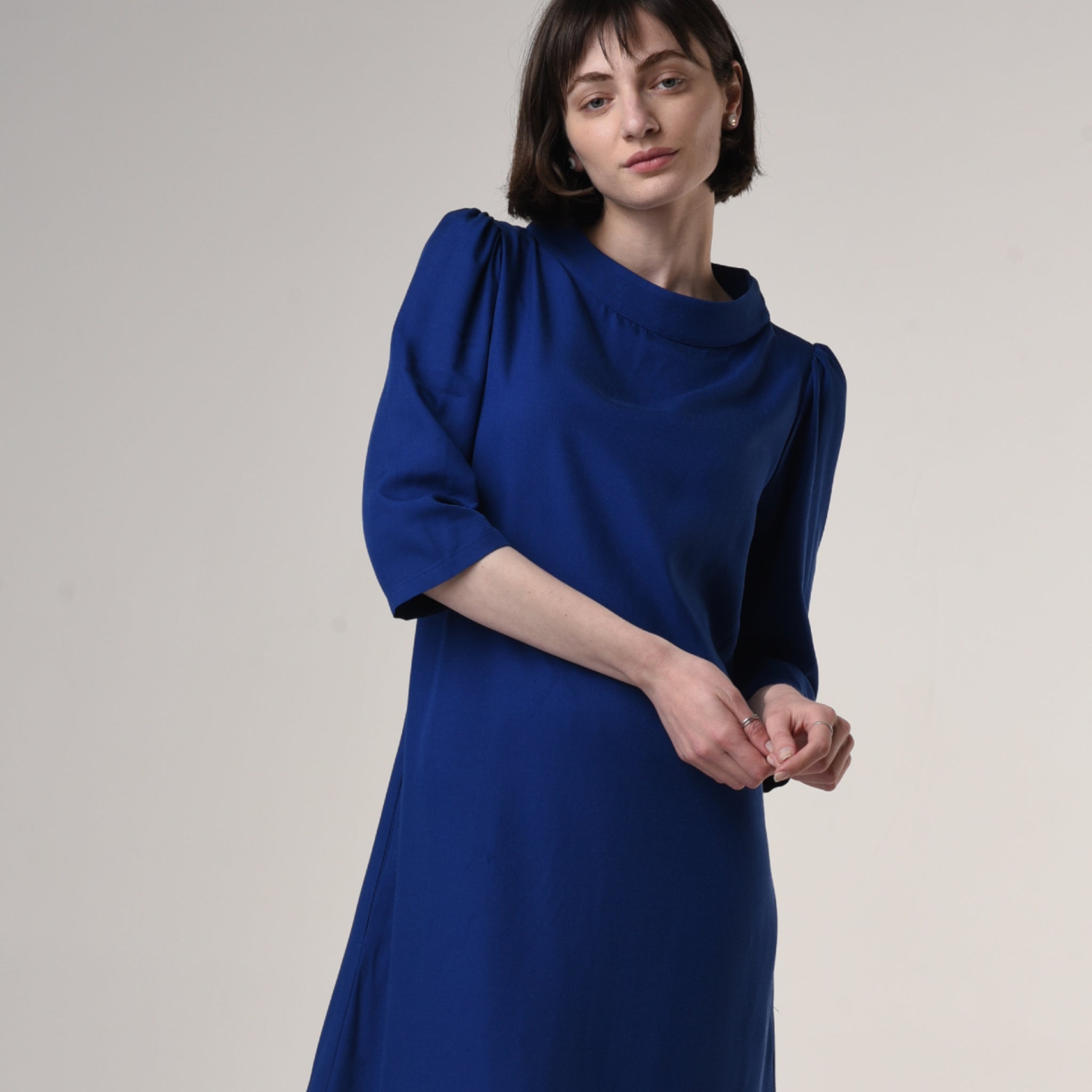 AYANI Kleid mit Bootsausschnitt "SUZI" - blau