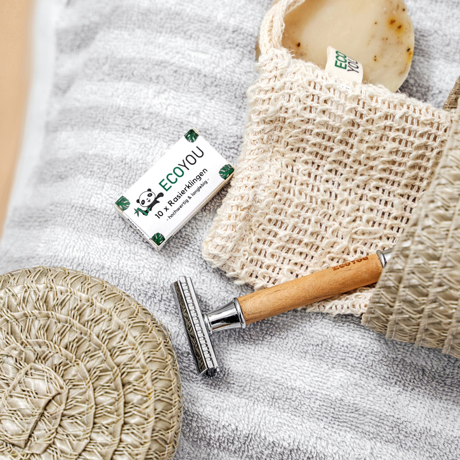 EcoYou Plastikfreier Rasierhobel aus Olivenholz mit Klingen Silber