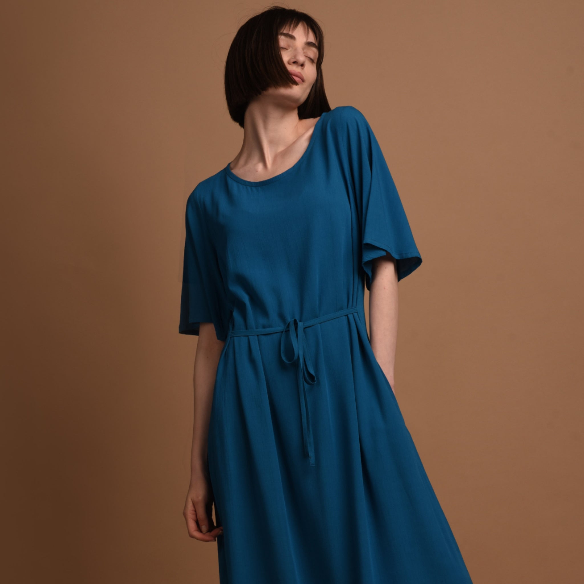 AYANI Lockeres Kleid "NIKA" - königsblau