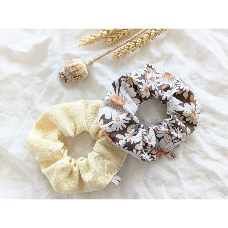 HEAVIN Scrunchie 2er-Set Margeriten Blumen & Leinen Pastell