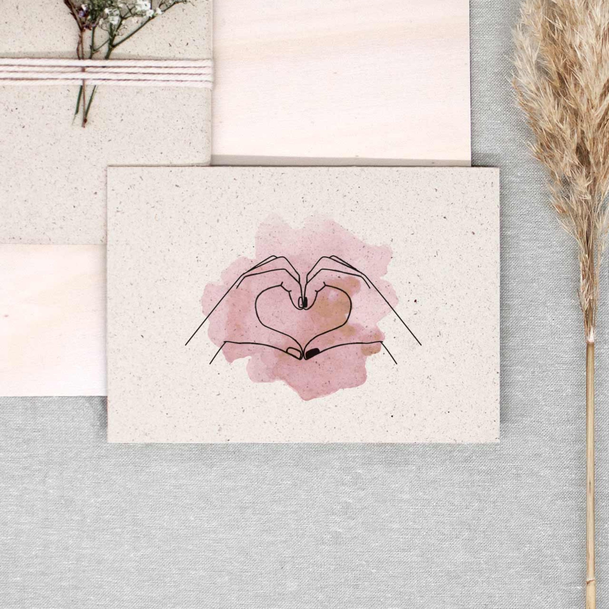 Creapaper Klappkarten aus Graspapier mit Umschlag Herz Hände rosa