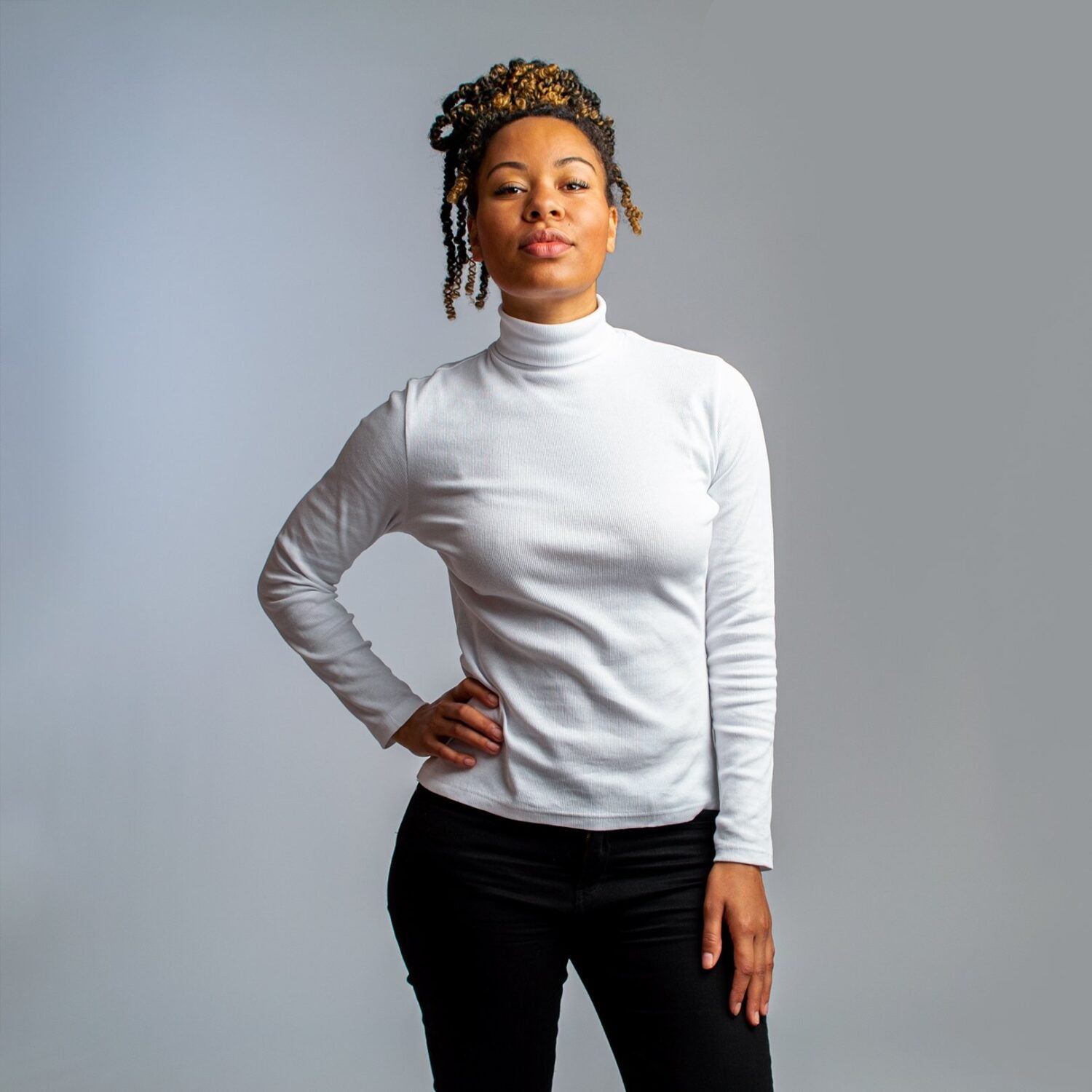 Honest Basics Women Gerippter Rollkragen-Pullover weiß