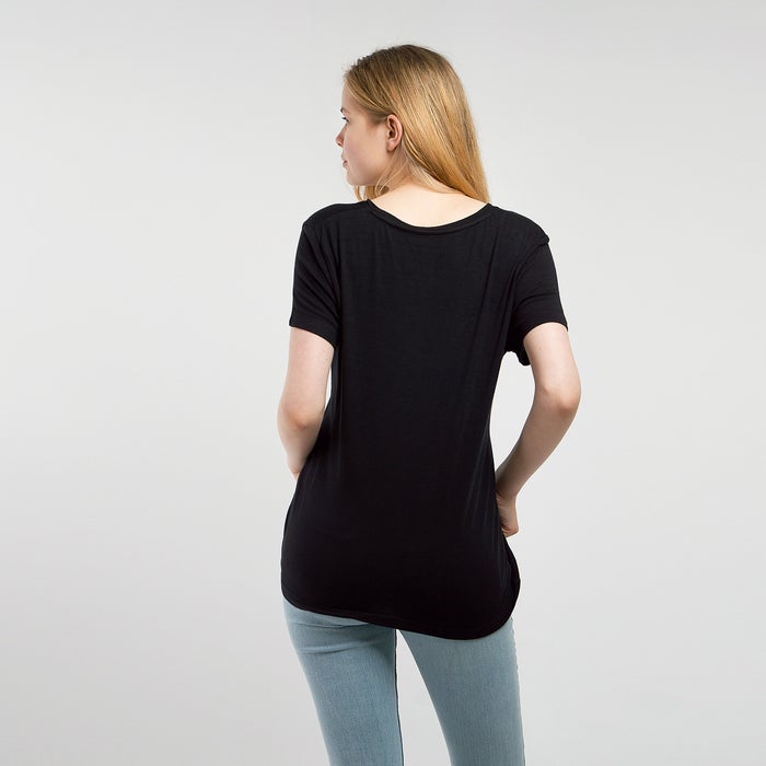 Honest Basics Boxy V-Neck T-Shirt Lyocell - Black