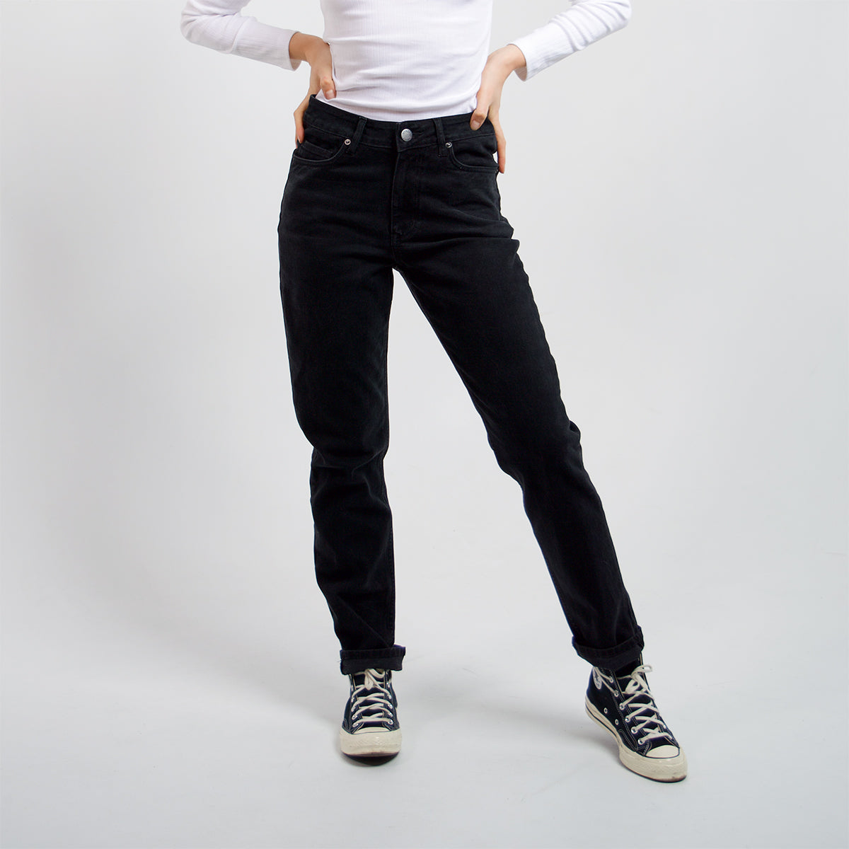 Honest Basics Women Straight 90`s Jeans