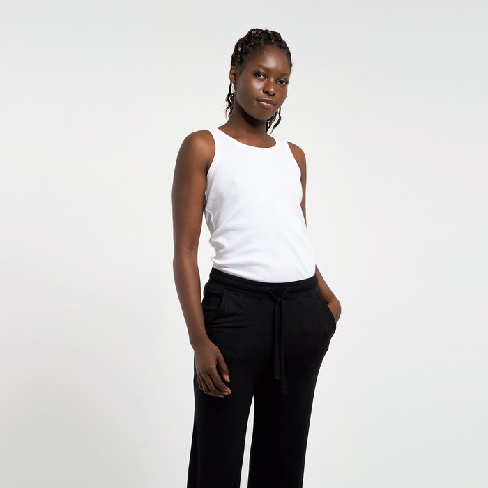 Honest_Basics_geripptes_Tanktop_weiß_01