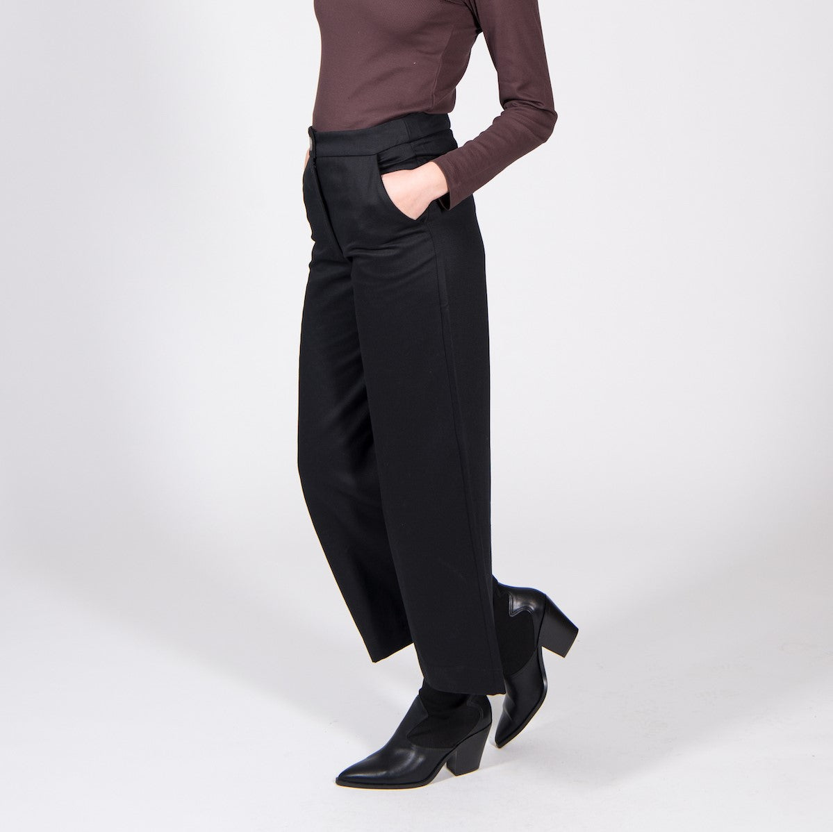 JAN N JUNE Hose Como Twill black (4)