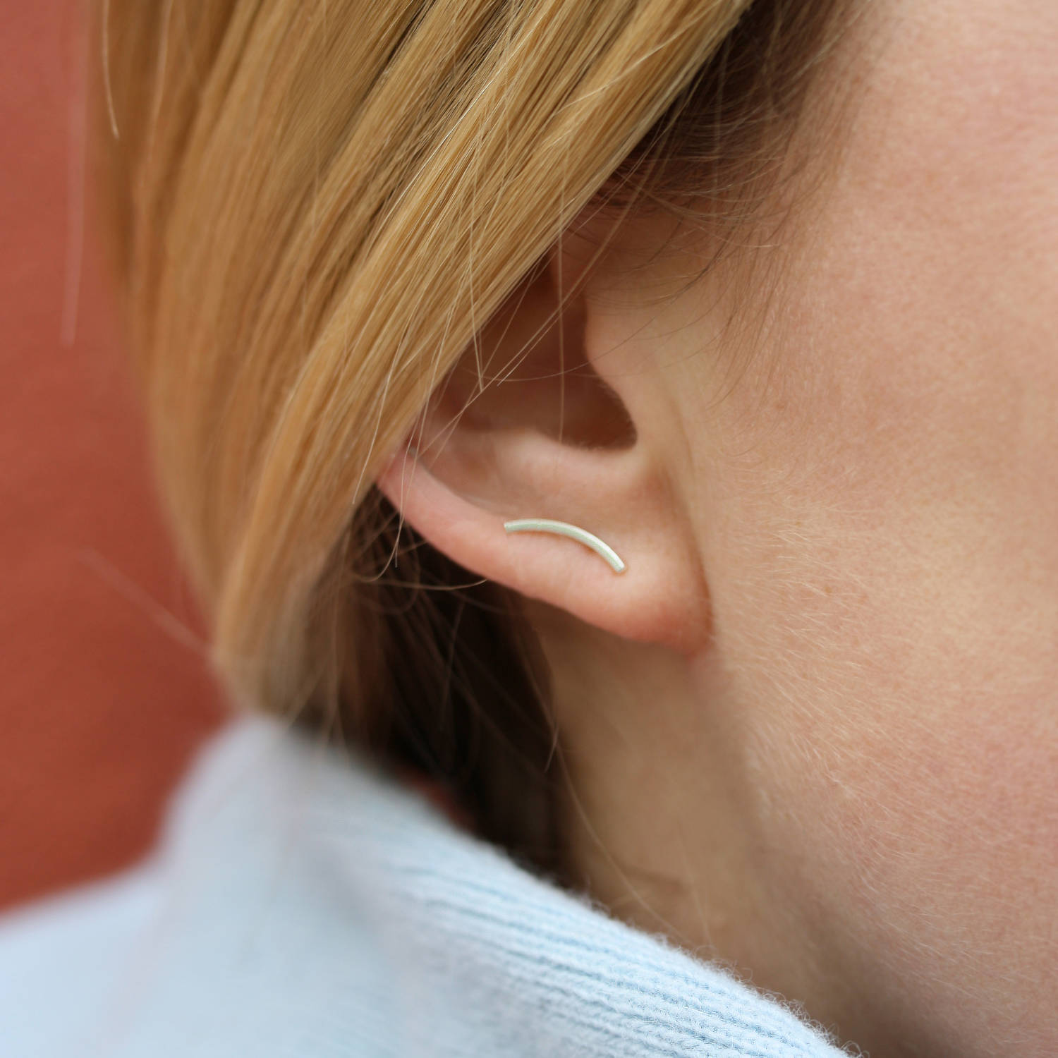 Jukserei Curved Ear Stud silber (2)
