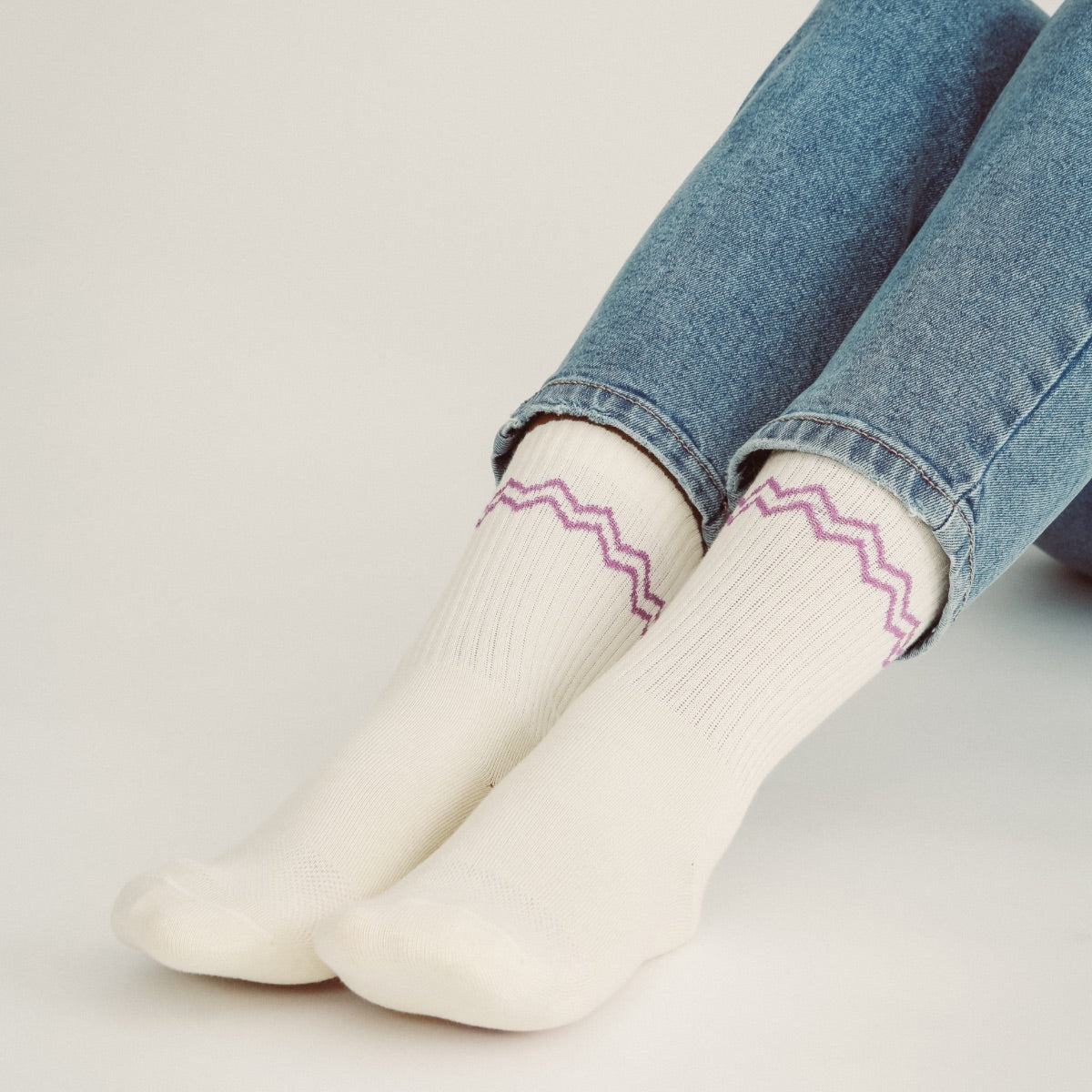 Jutelaune Socken "Zig Zag" Lila