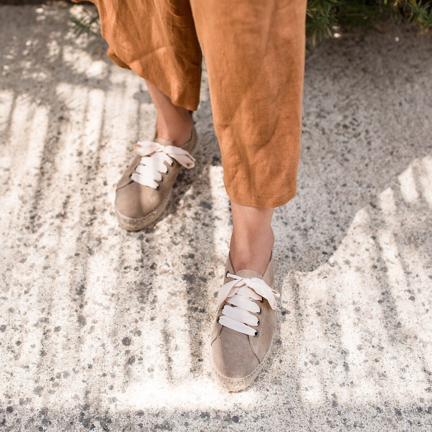 Jutelaune_sneakers_taupe_3