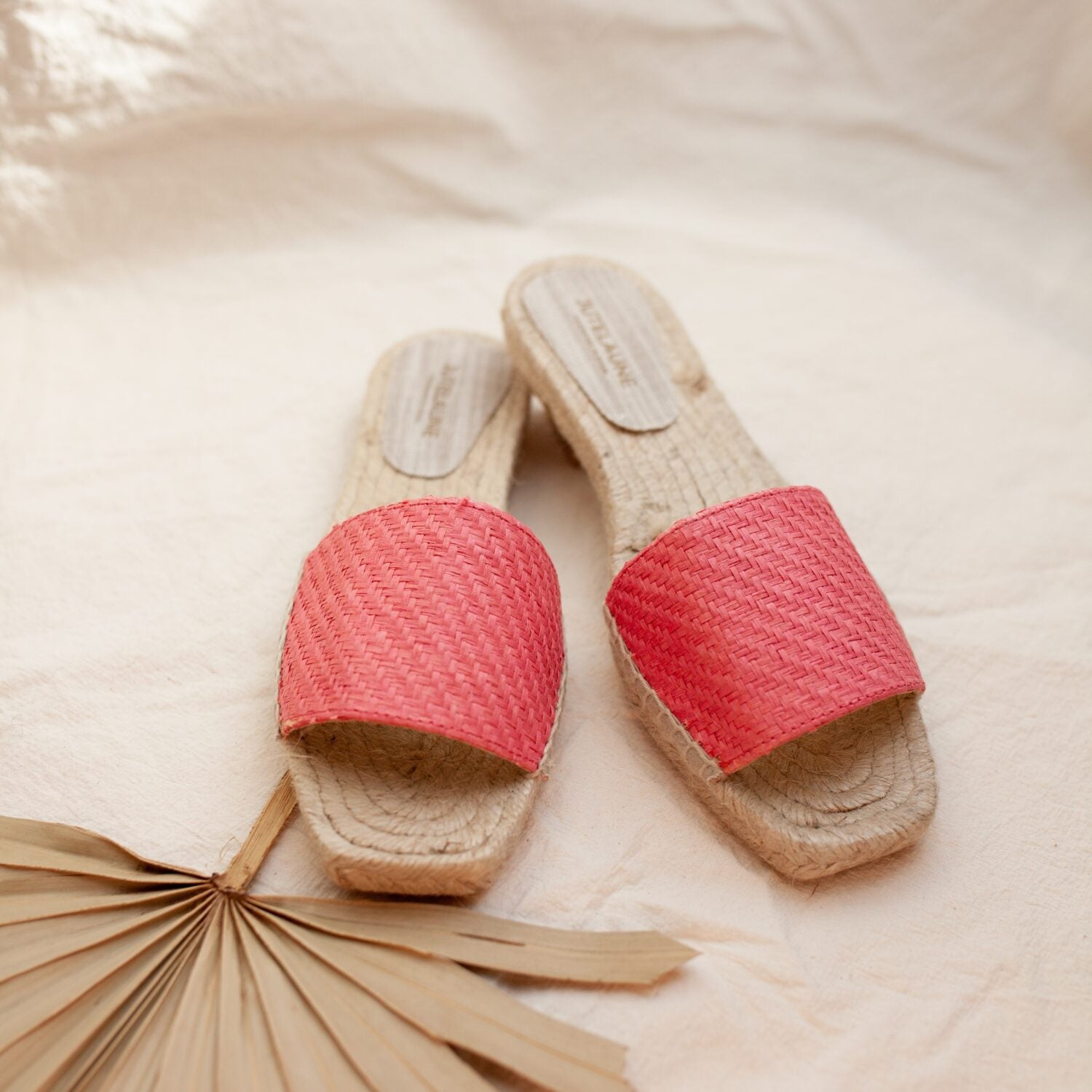 Jutelaune "Vegan Raffia Flats"