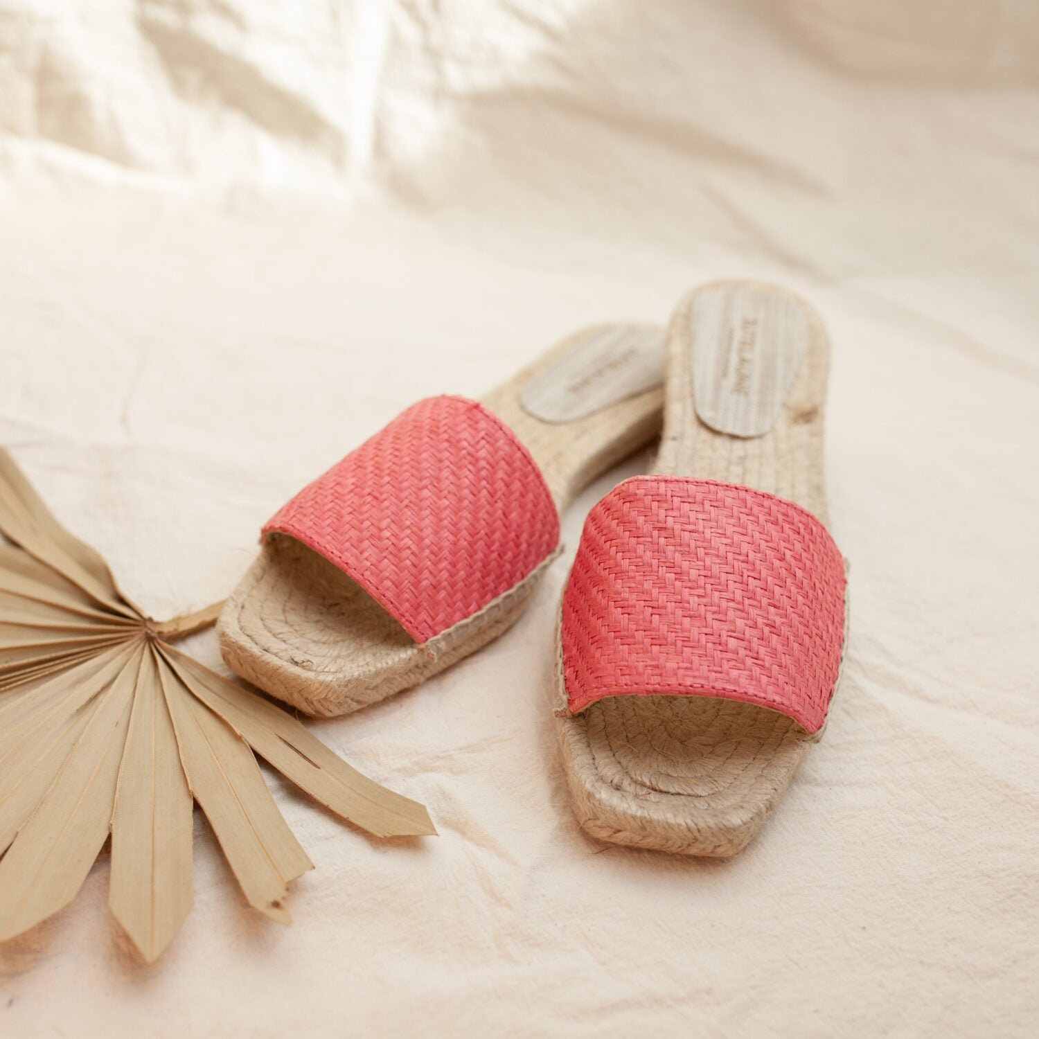 Jutelaune "Vegan Raffia Flats" Rosa