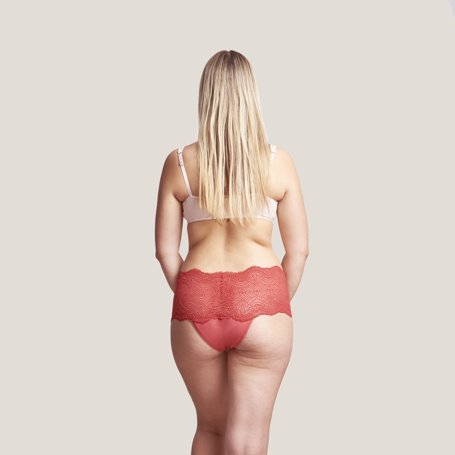 KoraMikino_Diane_redtulip_2