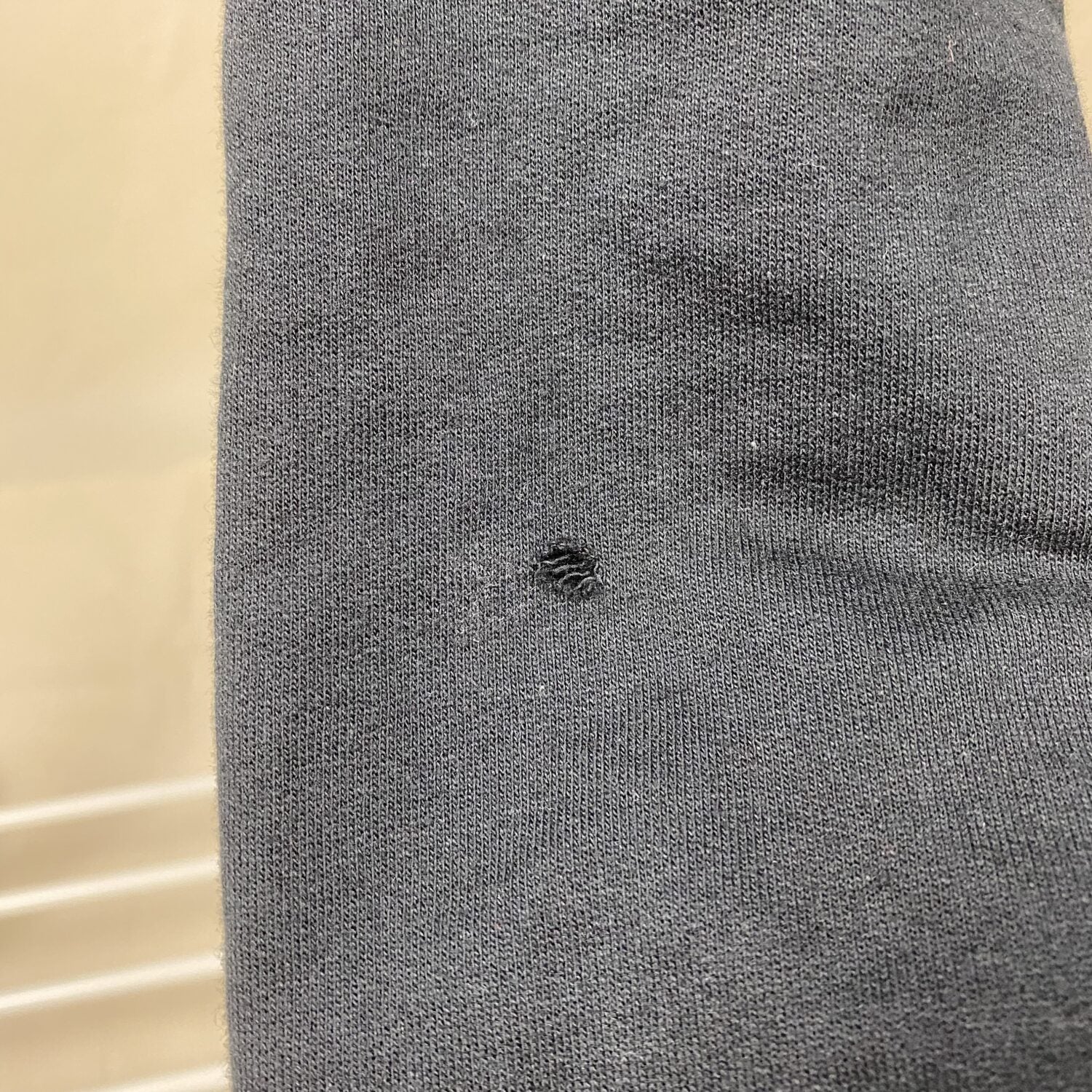 Lovjoi Kapuzenpullover in schwarz Größe S - Dritte Wahl